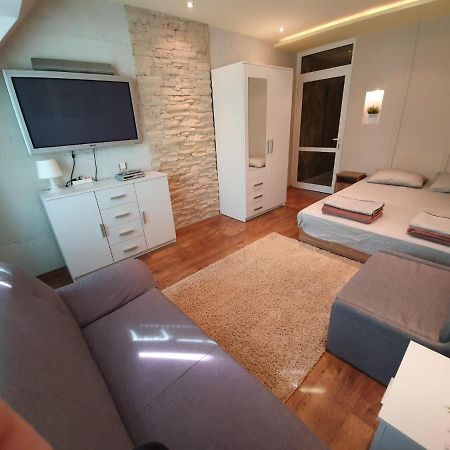 וארנה Apartment For You מראה חיצוני תמונה