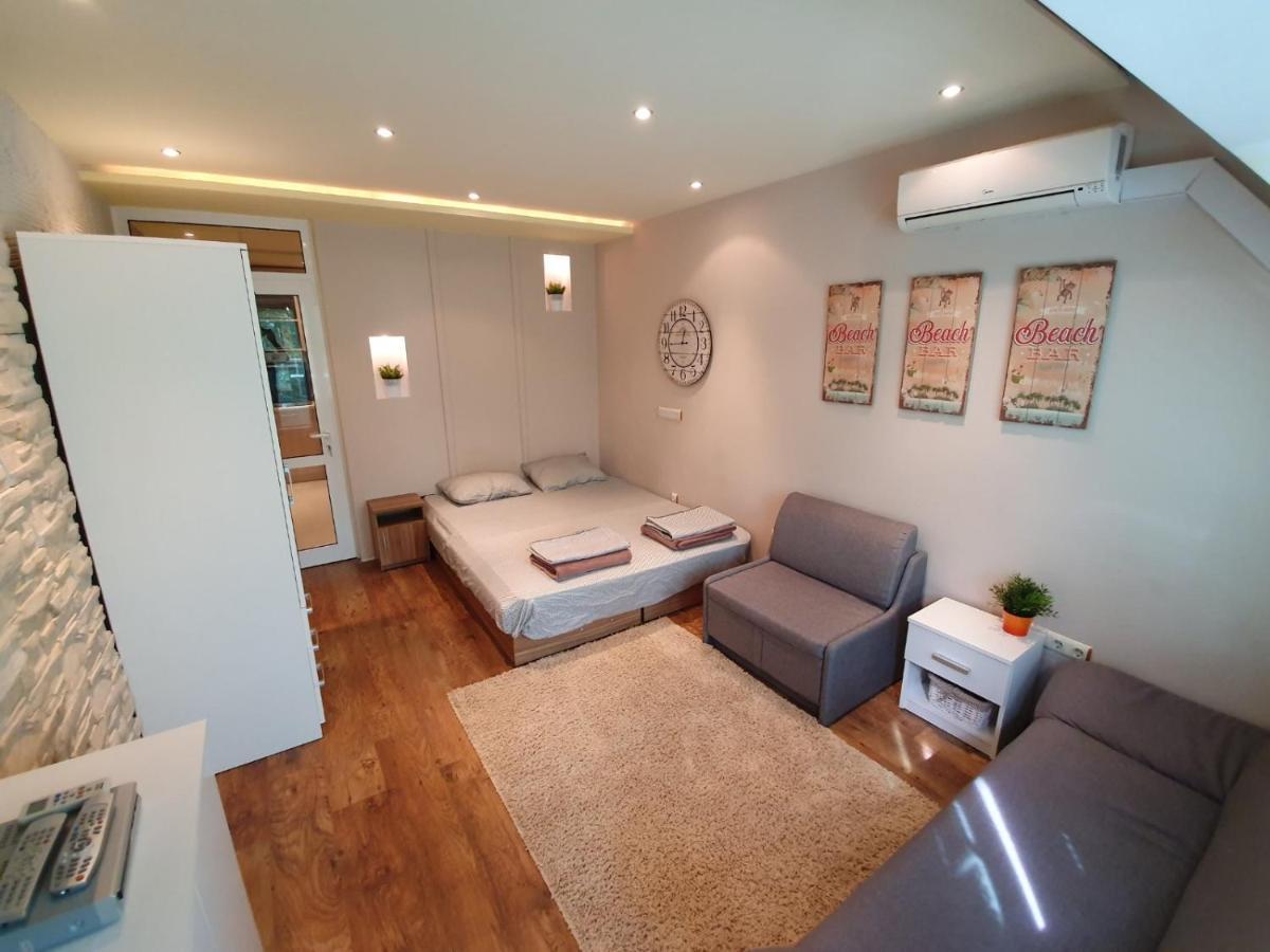 וארנה Apartment For You מראה חיצוני תמונה
