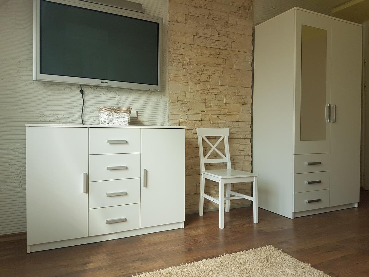 וארנה Apartment For You מראה חיצוני תמונה