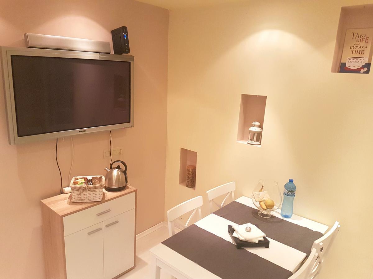 וארנה Apartment For You מראה חיצוני תמונה