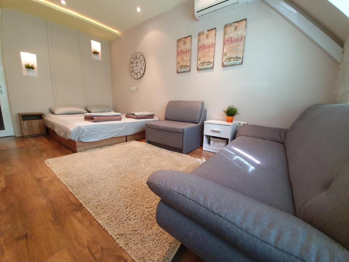 וארנה Apartment For You מראה חיצוני תמונה